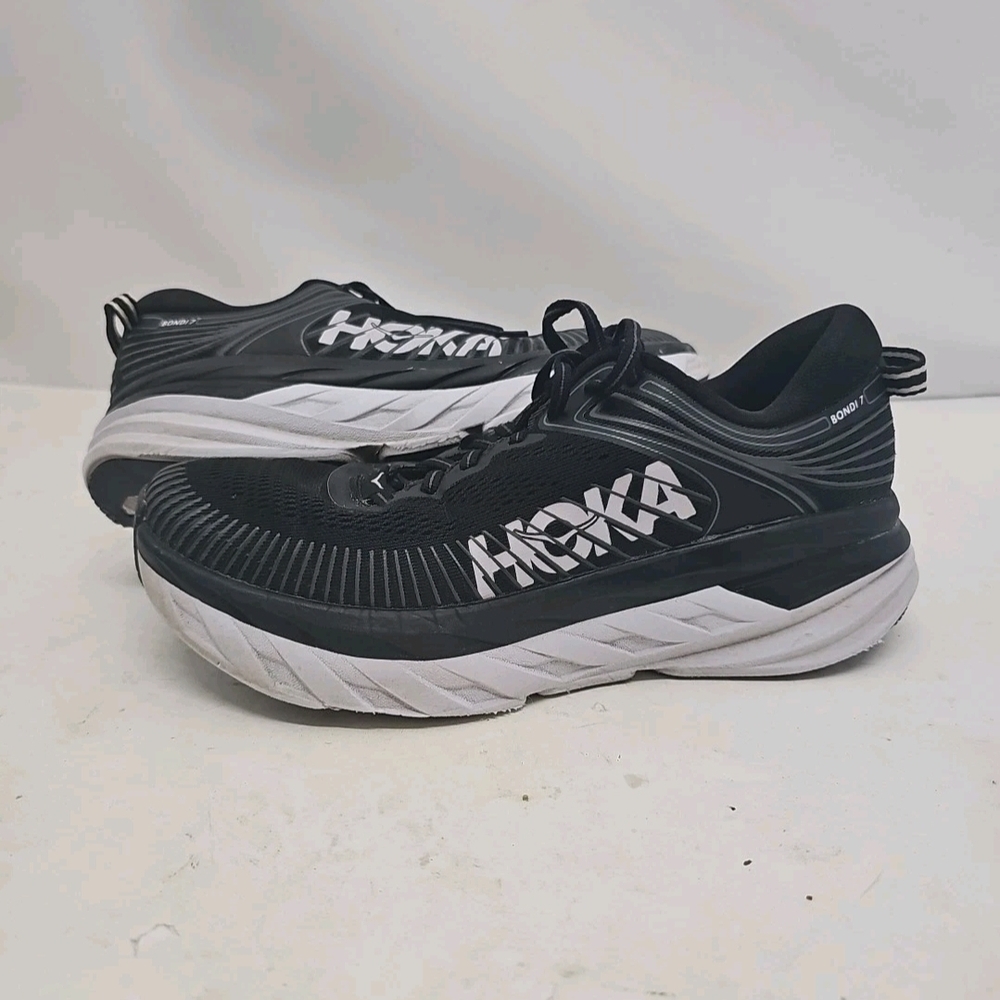 Hoka One One Bondi 8 Black White Running Shoes Women's Size 8.5 1110519BWHT Run